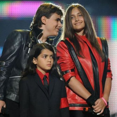 O σωματοφύλακας του Michael Jackson υποστηρίζει ότι είναι ο πατέρας του Blanket