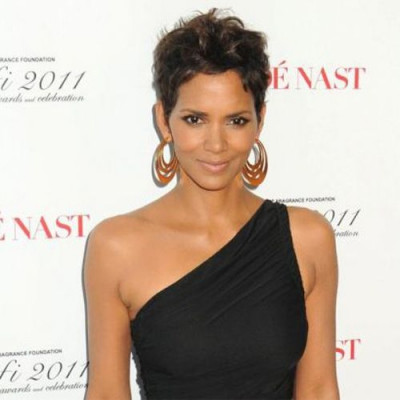 H Halle Berry και τα παπούτσια της