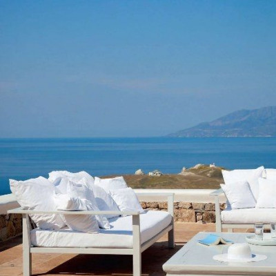 Γαλάζιο, λευκό και design: Ένα ονειρεμένο σπίτι στην Μύκονο