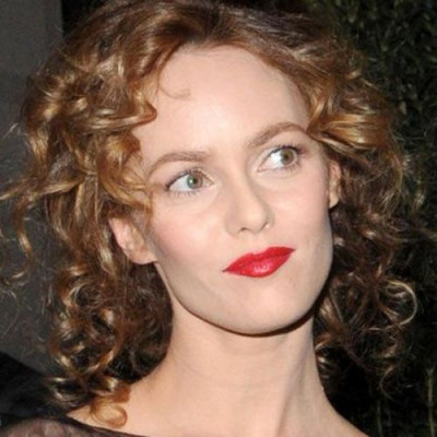 H Vanessa Paradis μιλάει πάλι για τις αδερφές ψυχές