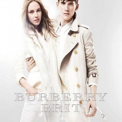 O οίκος Burberry κερδίζει υπόθεση πλαστογράφιας