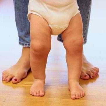 Πώς θα βοηθήσετε το μωρό σας να περπατήσει!