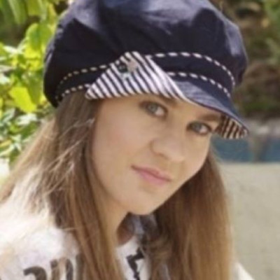 Η «Γωγώ» από το «Καφέ της Χαράς» υποστηρίζει Χρυσή Αυγή και έβαλε φωτιά στο Facebook με τις απόψεις της