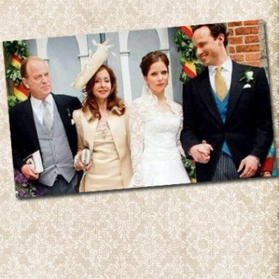 Βίκυ Λέανδρος: Πάντρεψε την μεγάλη της κόρη