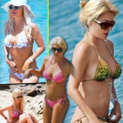 Ελένη Μενεγάκη: Τι προτιμάει η αγαπημένη παρουσιάστρια για τις εμφανίσεις της στην παραλία;