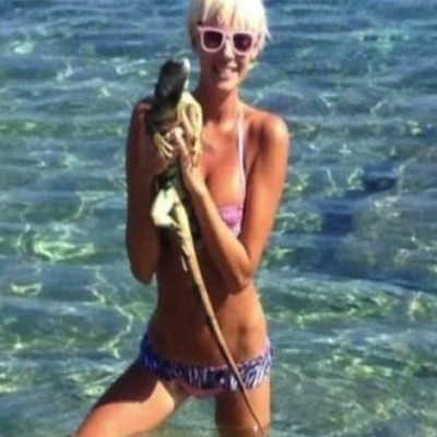 Τζούλια Αλεξανδράτου: Κάνει μπάνιο με το… ινγκουάνα της! (φωτό)