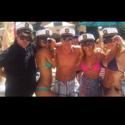 Μαρία Μενούνος: Συνεχίζει τις διακοπές της και ξεφαντώνει πάνω σε… σχεδίες!