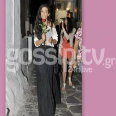 Στα σοκάκια της Μυκόνου η Φουρέιρα! (φωτό)