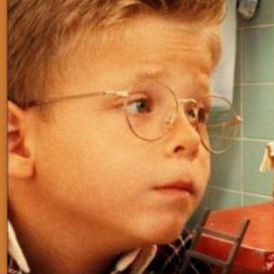 Δείτε πώς είναι σήμερα το αγοράκι της ταινίας «Ποντικομικρούλης»