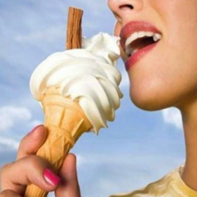 Ατάκες που αφήνουν τις γυναίκες… παγωτό!