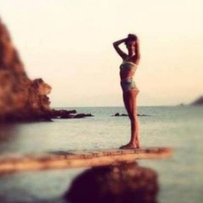 Τάμτα: Ποζάρει στις διακοπές της και τις tweet-άρει!