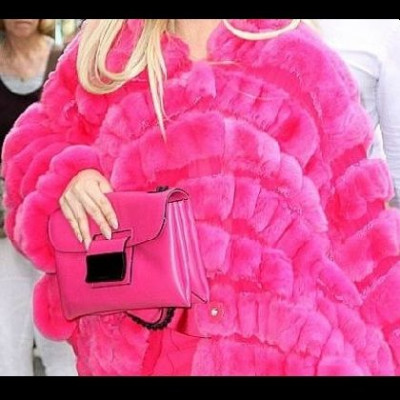 Καλά, δεν βράζεις με τέτοια ζέστη;