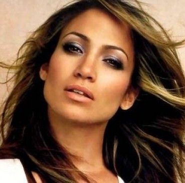 Jennifer Lopez: Πώς κατάφερε να χάσει τα κιλά της εγκυμοσύνης της;