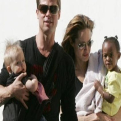 Brad Pitt-Angelina Jolie: Βουτιές στη Συκιά Χαλκιδικής!
