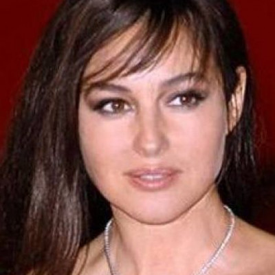 Μόνικα Μπελούτσι: Στην Χαλκιδική με Μπράντ και Τζολί