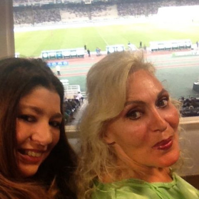 Με την Θεά της κοσμογραφίας ..