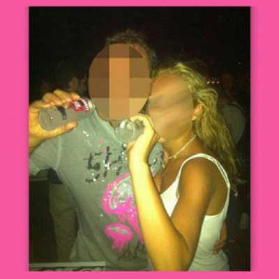 Ποιος Έλληνας ηθοποιός πίνει για να πάνε κάτω τα φαρμάκια; (φωτό)