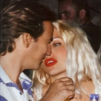 Μενεγάκη – Παντζόπουλος: Τα καυτά τους φιλιά!