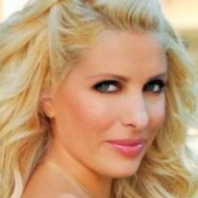 Ελένη Μενεγάκη: Νέες φωτογραφίες από τις διακοπές της στα Άχλα!