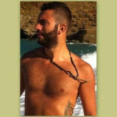 Τι έγραψε ο αδελφός της Μενεγάκη στο facebook και ξέσπασε «πόλεμος» για τα χρήματα της παρουσιάστριας;