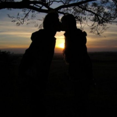 Χρόνια απωθημένο... Φιληθήκαμε αλλά δεν συνεχίστηκε. Θέλω να κάνω κάτι μαζί του!