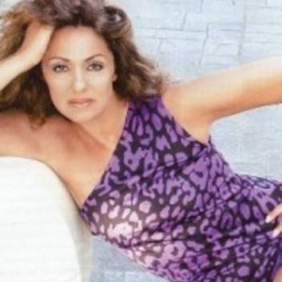 Συλλεκτικό! Η Βίκυ Κουλιανού έφηβη διαφημίζει εγκυκλοπαίδεια!