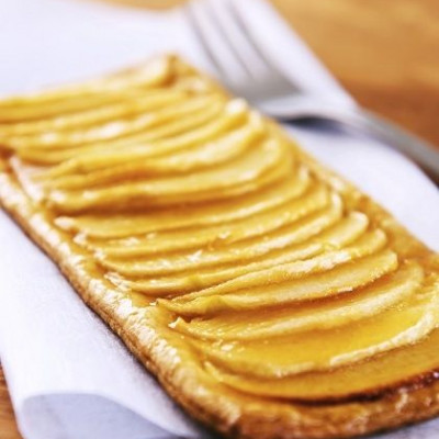 Γλυκό: τάρτα μήλου με κρέμα ζαχαροπλαστικής