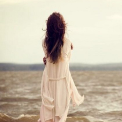 Είμαι σε σχέση 3 χρόνια και τώρα τελευταία όλο θέλω να περνάω περισσότερο χρόνο μόνη μου