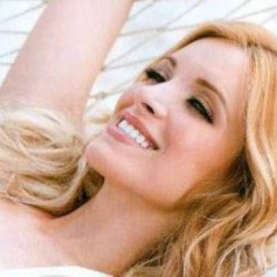 Δείτε την Κατερίνα Καινούργιου σε ρόλο μοντέλου!