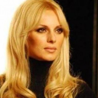 Πέγκυ Ζήνα: Με το ζόρι παραμένει στο νοσοκομείο. Αναβάλλεται η πρεμιέρα της!