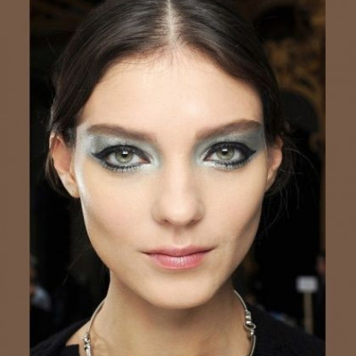 Backstage video: Ο Peter Philips εξηγεί το look του οίκου Chanel