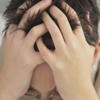 Διαστάσεις επιδημίας λαμβάνουν τα κρούσματα εφηβικής κατάθλιψης