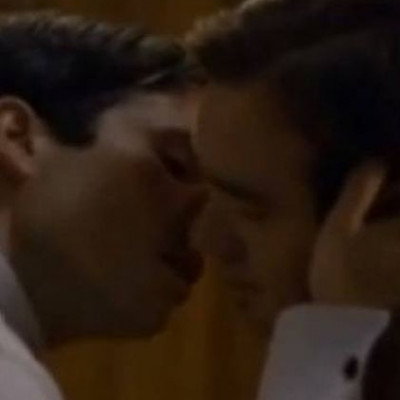 Η λογοκρισία της ΝΕΤ: Έκοψαν το gay φιλί στο πρώτο επεισόδιο της σειράς «Downton Abbey»!