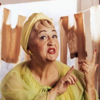 Οι 3 μέρες που μπορούν να σώσουν (ή να καταστρέψουν) τη σχέση με τα πεθερικά σας