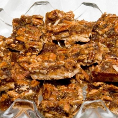 Γλυκό: μπάρες με καρύδια πεκάν και δάκρυα σοκολάτας