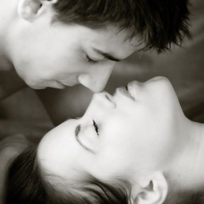 Είμαι εμφανίσιμος και έχω σχεδόν όποια θέλω. Να συνεχίσω απλώς να αλλάζω παρτενέρ ή να προσπαθήσω και κάποια σταθερή σχέση;