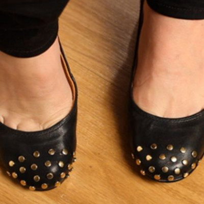 Πώς θα βάλετε studs στις μπαλαρίνες σας