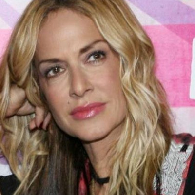 Οι καλλιτέχνες στο πλευρό της Άννας Βίσση. Της εύχονται περαστικά