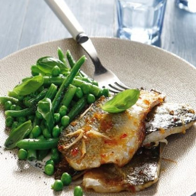 Φιλέτο λαβράκι με τζίντζερ και τσίλι