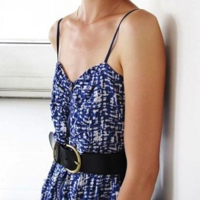 Ποιο διάσημο top-model κολλάει τα παπούτσια στα πόδια της;