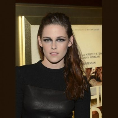 Βήμα-βήμα: τα sexy smoky eyes της Kristen Stewart