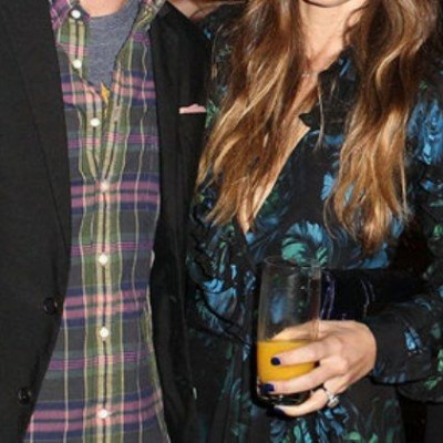 Ποιο διάσημο ζεύγος μοίρασε ρούχα και φάρμακα στους πληγέντες του τυφώνα Sandy;