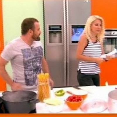 Βασίλης Καλλίδης: Η λήξη της συνεργασίας του, το tweet και η Μενεγάκη!