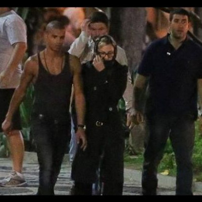 Madonna: Γιατί κρύβει το πρόσωπό της;