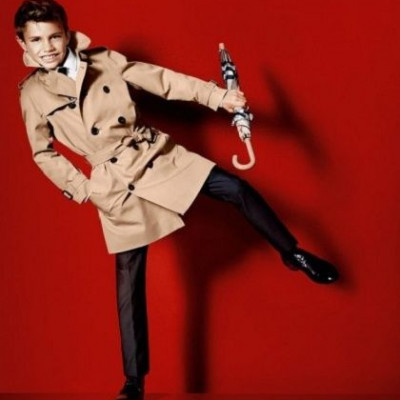 O Romeo Beckham στη νέα Burberry καμπάνια