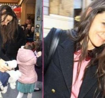 Η Suri στο θέατρο με την Katie Holmes