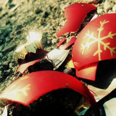 Μισείς κι εσύ τα Χριστούγεννα; Δεν είμαστε μόνοι!