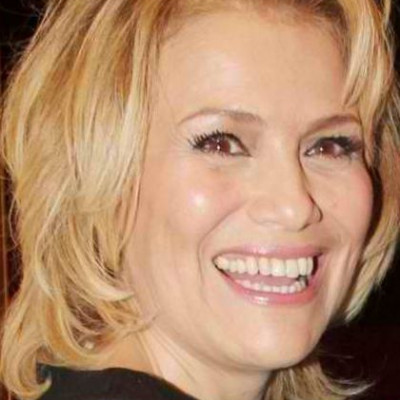 Κωνσταντίνα Μιχαήλ: «Οι τηλεοπτικοί ρόλοι είναι σαν τις τσιχλόφουσκες»