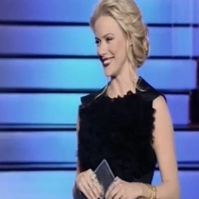 Ο Γιώργος Σεγρεδάκης αναλύει την χτεσινοβραδινή goth εμφάνιση της Ζέτας!