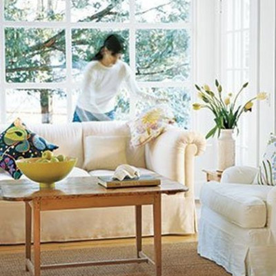 Καλεσμένοι της τελευταίας στιγμής; Καθαρίστε το σαλόνι σας στο λεπτό!